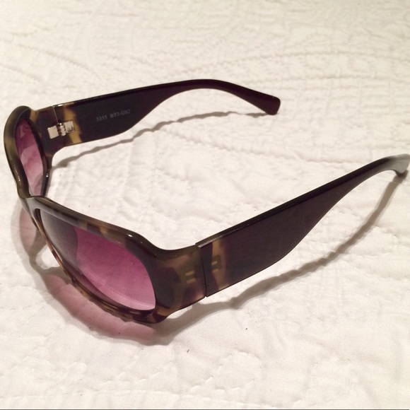 Tortoise Shell Sunglasses - Picture 2 of 3